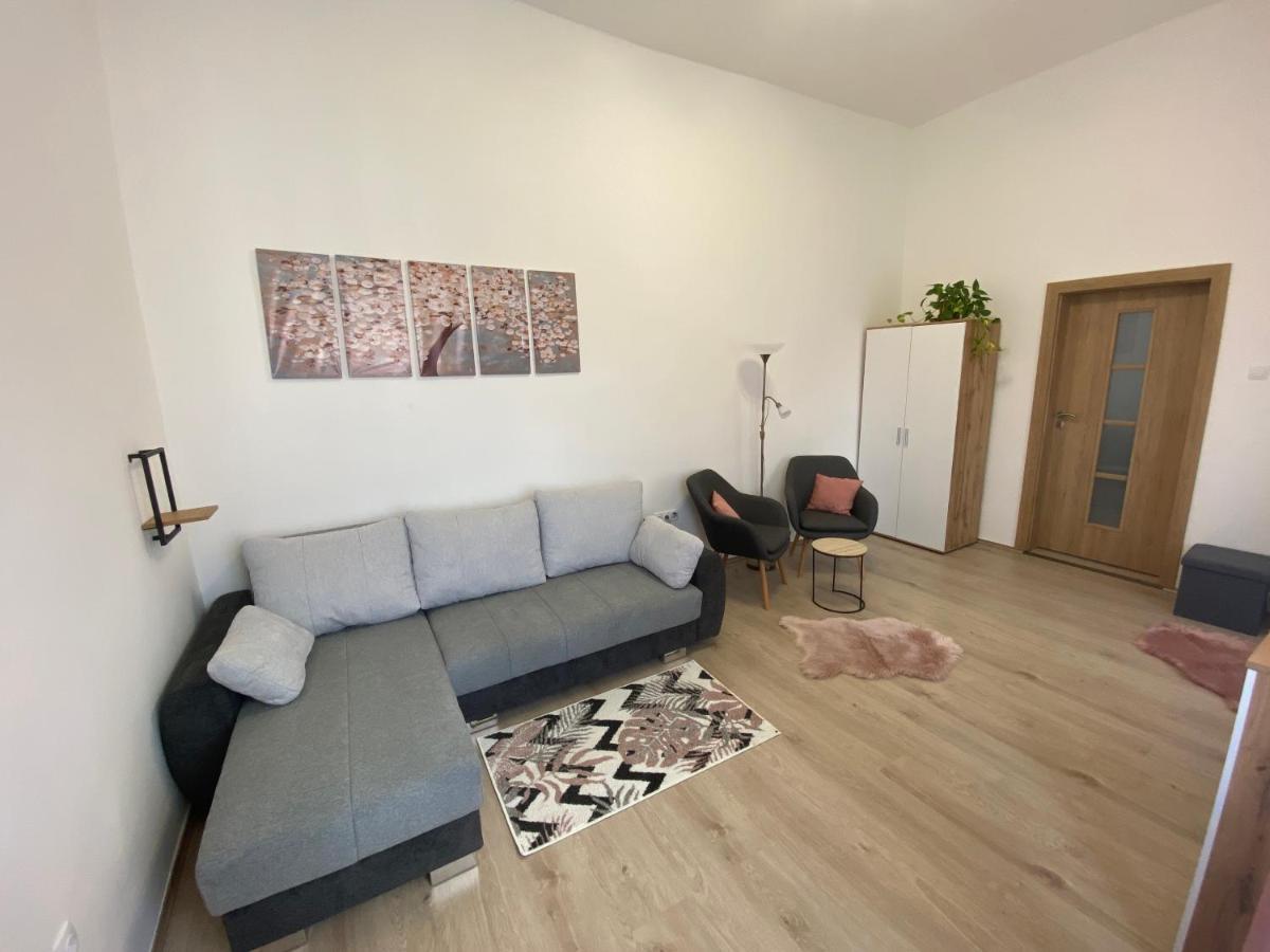 Rad-Var Apartmanhaz Erlau Exterior foto