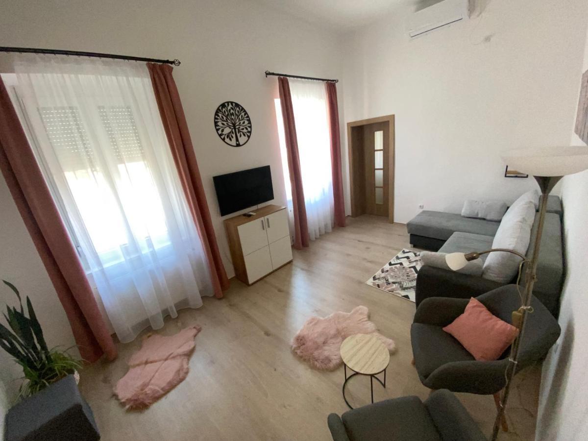 Rad-Var Apartmanhaz Erlau Exterior foto