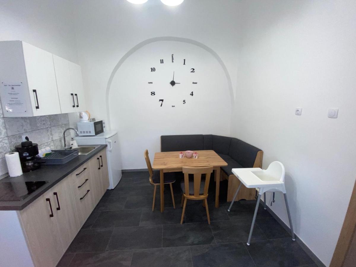 Rad-Var Apartmanhaz Erlau Exterior foto