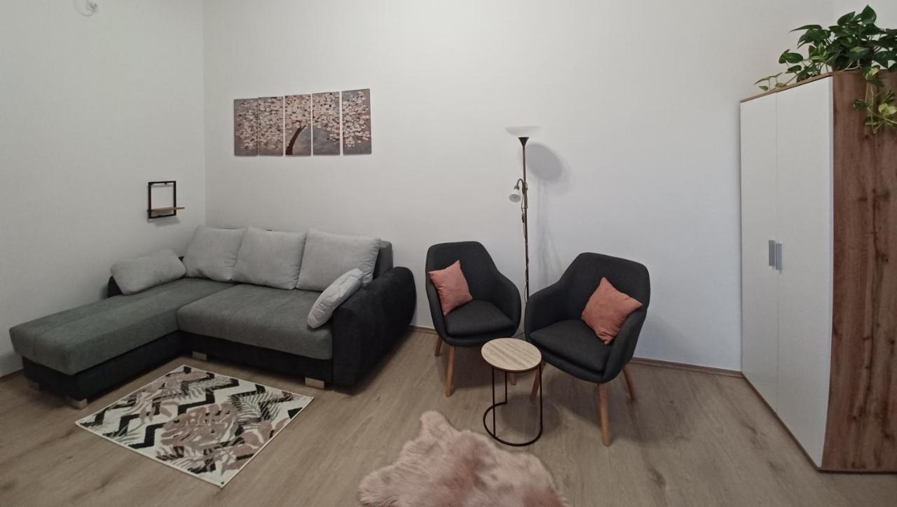 Rad-Var Apartmanhaz Erlau Exterior foto