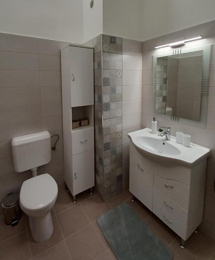 Rad-Var Apartmanhaz Erlau Exterior foto