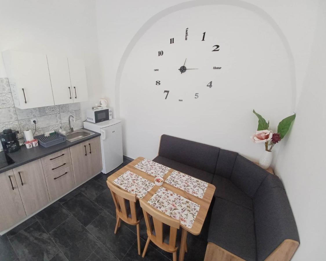 Rad-Var Apartmanhaz Erlau Exterior foto