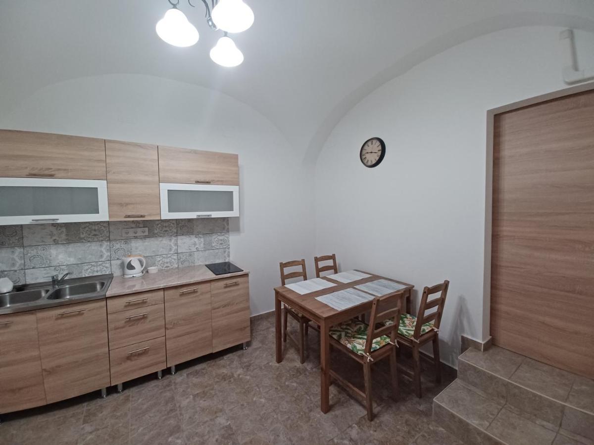 Rad-Var Apartmanhaz Erlau Exterior foto