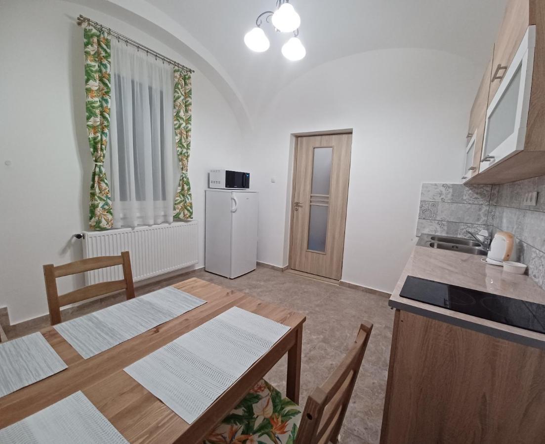 Rad-Var Apartmanhaz Erlau Exterior foto