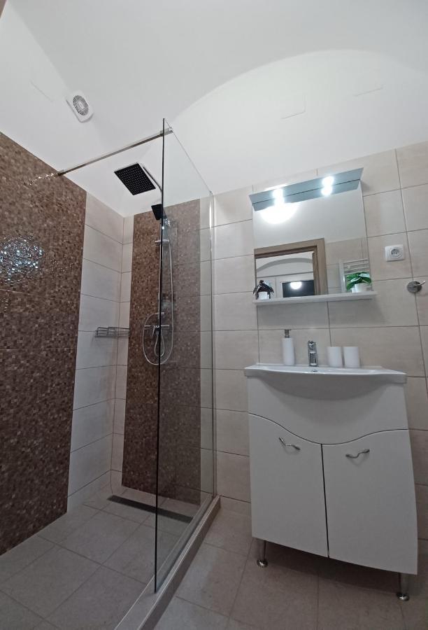 Rad-Var Apartmanhaz Erlau Exterior foto